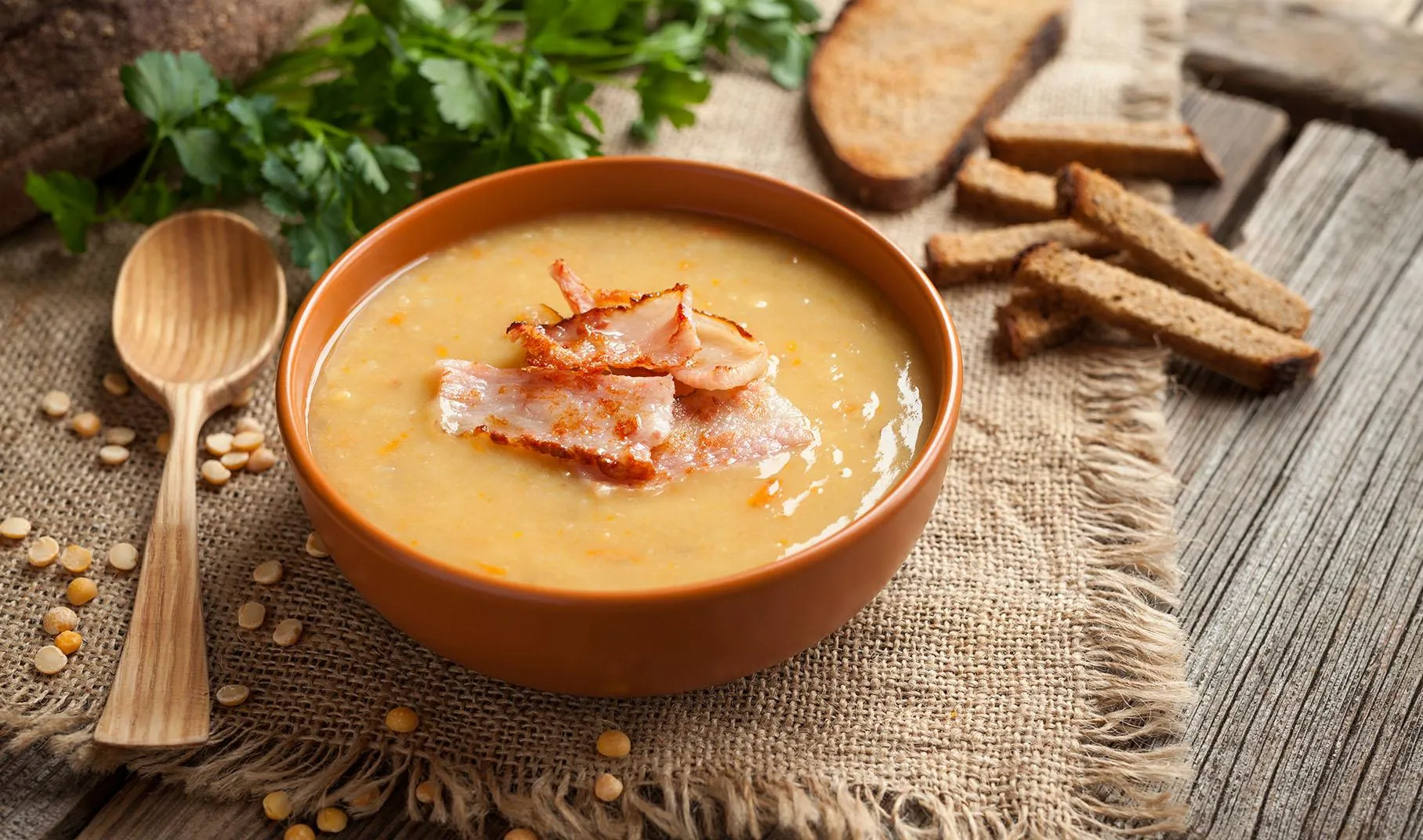 Гороховый суп в мультиварке-скороварке: самый быстрый рецепт